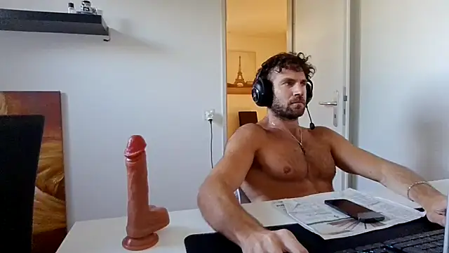 alpha-hunk live XXX chat