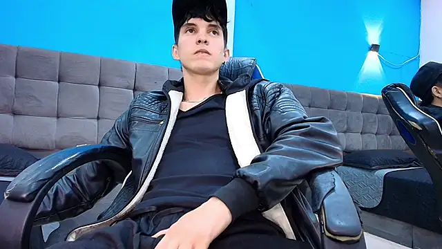Jheampiiero Adlı Modelin Web Kamerası Şovu