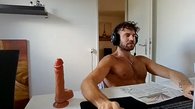 alpha-hunk live XXX chat