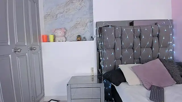 Kendall_Rous_ Live XXX-chat