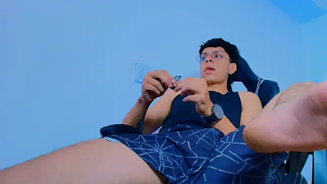 Milo_Storm's Live XXX Chat