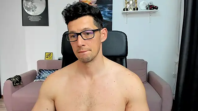 BrutusK08 Chat XXX live