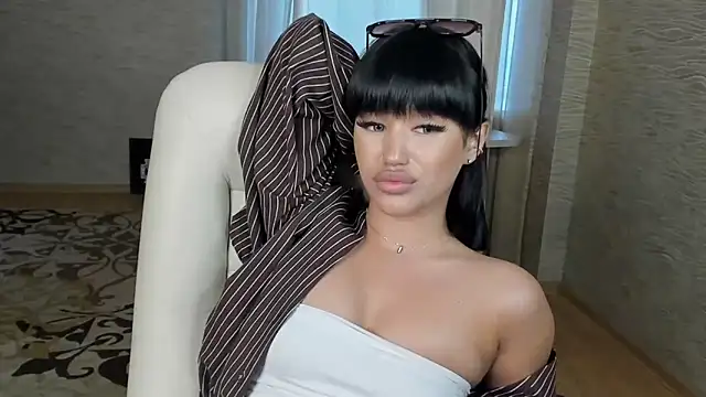 SerenaBoll's Live XXX Chat