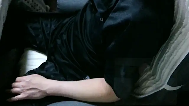 Chat +18 de cinnabar_red ao vivo