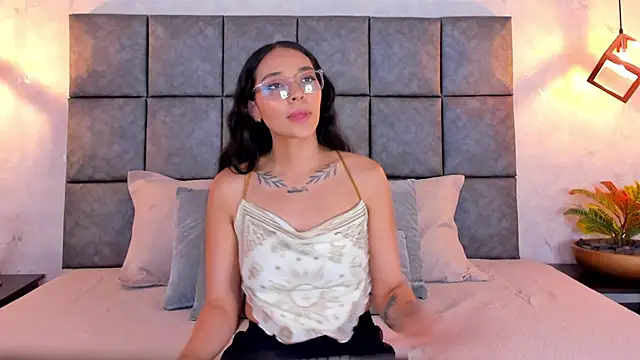 Chat +18 de Roseaurora ao vivo