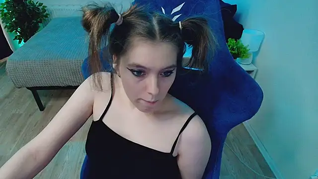 CranberryHot Adlı Modelin Canlı XXX Sohbeti