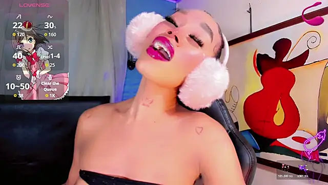 _ChanellR_ Show in webcam