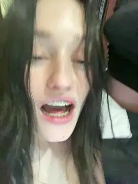 دردشة Mia_Mia_M الجنسية المباشرة