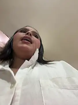 Lia_sexx 现场XXX聊天