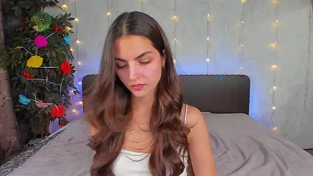 Chat +18 de Milana_Crystal_ ao vivo