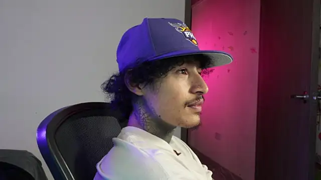 trieone Chat XXX live