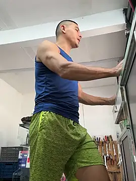 Paul22cm- 现场XXX聊天