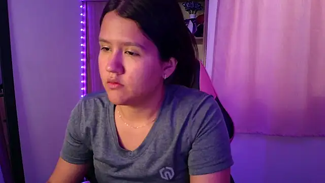 Chat +18 de Oliviawatson1 ao vivo