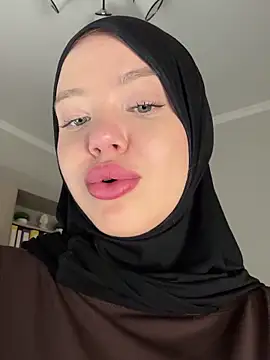 دردشة RedheadQueen_ الجنسية المباشرة