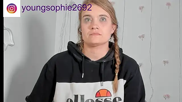 YoungSophie Live XXX-Chat