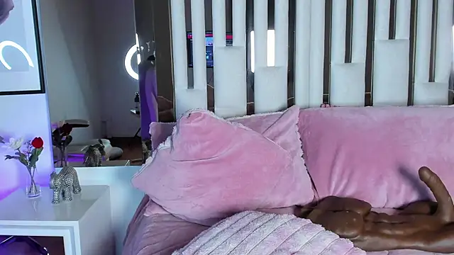 XXX chat uživo modela Cloee_Rainbow1