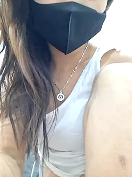 kem_su Show in webcam