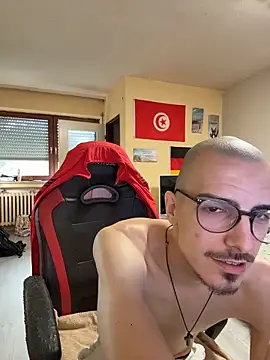 Maximus9494 Live XXX-Chat