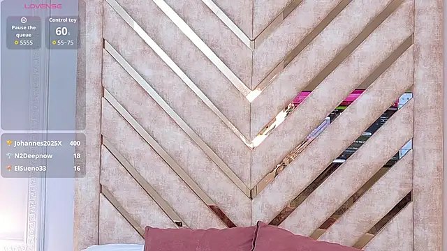 Scarlett-Banner's Webcam Show