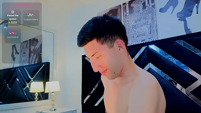 Un_Sluttyy 即時 XXX 聊天