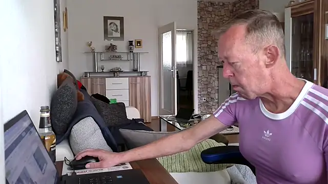 ginamilton webkamerás műsora