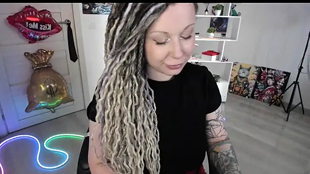 HoneySallyMoore live XXX chat