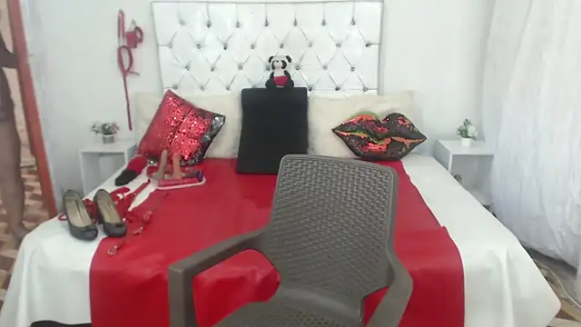 Sweetbigcatt's Live XXX Chat