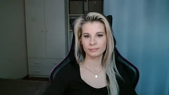 KristineGlow live XXX chat