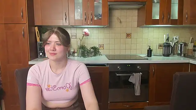Pokazy przed kamerką – HotCaramellsTV