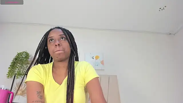 Sophia_EbonyのライブXXXチャット