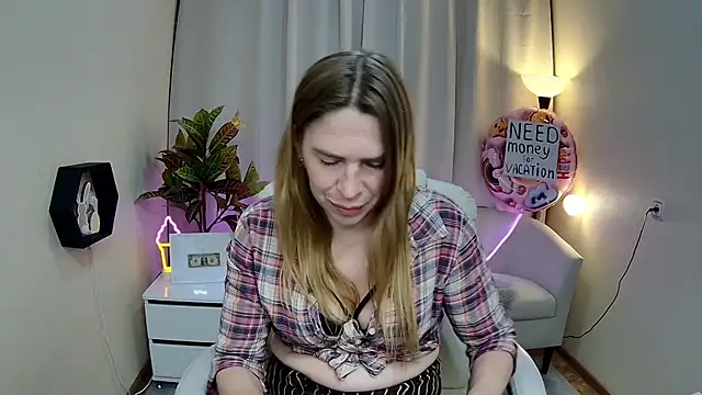 Онлайн чат XXX TessaDaybreak