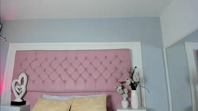 SarahDoll__ Chat XXX live