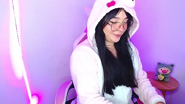 Nahia_Brm Chat XXX in diretta
