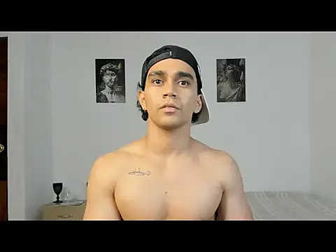 mateo_jack Adlı Modelin Canlı XXX Sohbeti