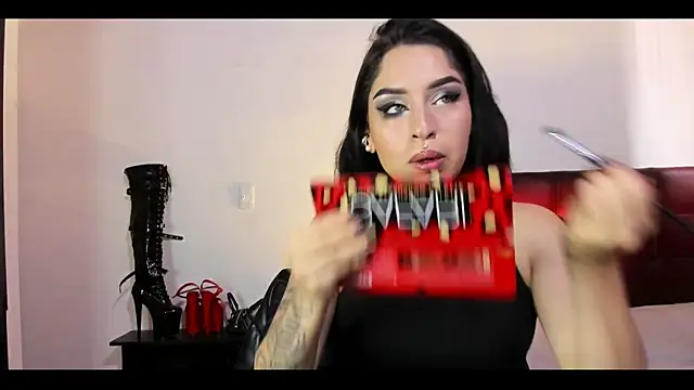 MistressVenena Chat XXX in diretta