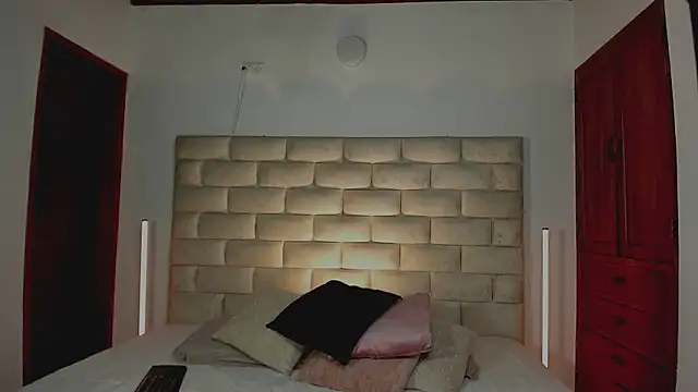 HollyGrey_ Adlı Modelin Canlı XXX Sohbeti