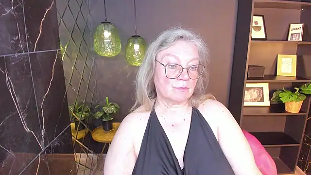 NataliMellow Adlı Modelin Canlı XXX Sohbeti