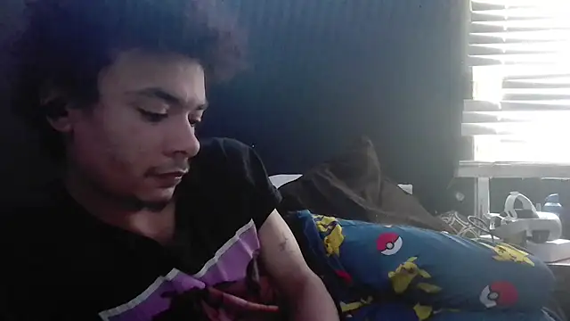 spooky425hd Show in webcam