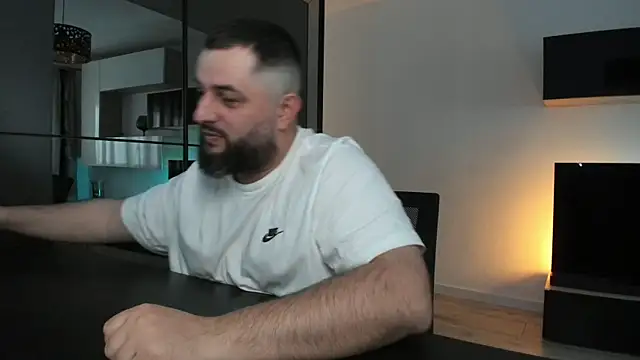 DravenPeak Chat XXX live