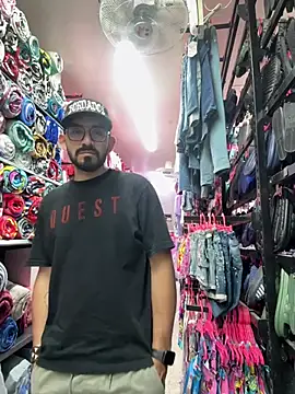 big_bearman: διαδικτυακό σόου στην κάμερα