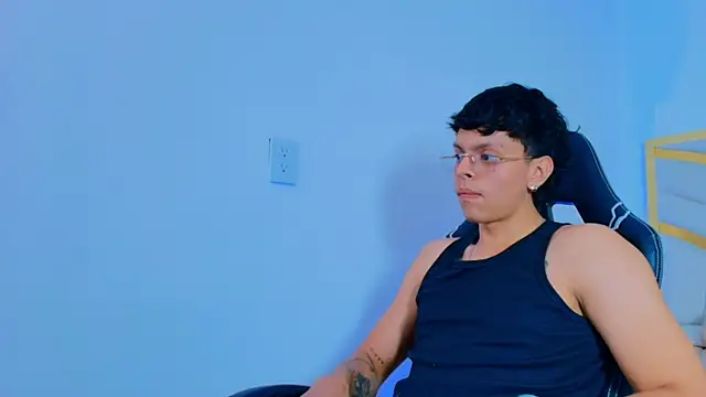 Show de Milo_Storm na webcam