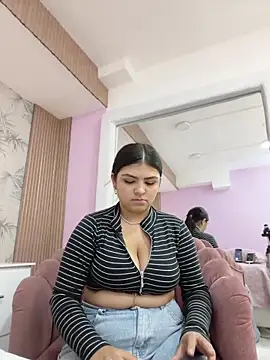 Chat +18 de LunaRoose ao vivo