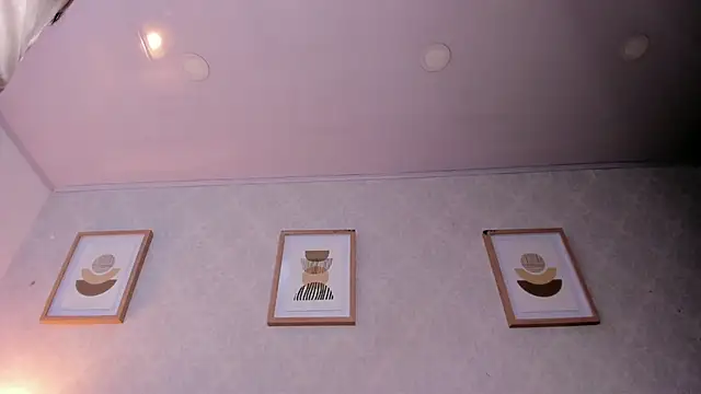 Caroline_dhのライブXXXチャット