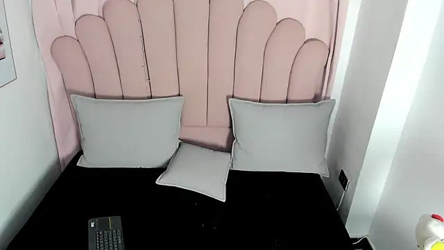 MiaVyxen 现场XXX聊天