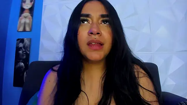 Chat XXX en directo de Lucyy_tits