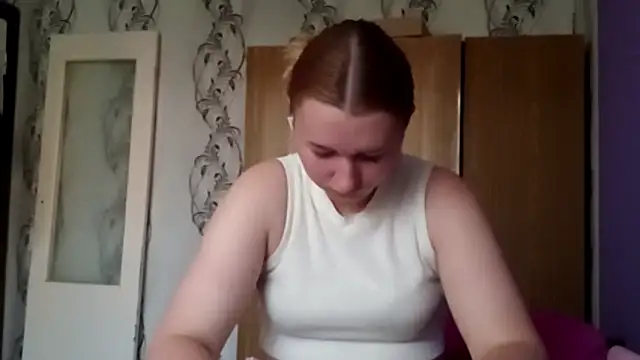 Chat XXX en directo de RaeannRoewe