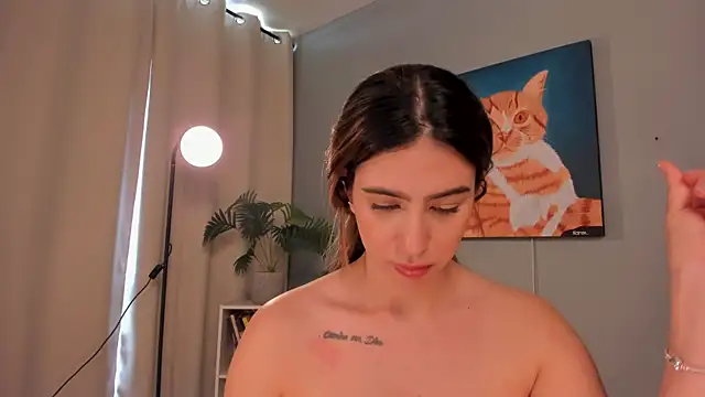LiaPearce 即時 XXX 聊天