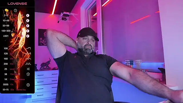 HAIR-MAN live XXX chat