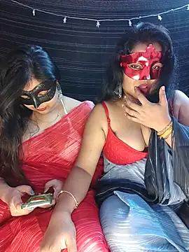 Chat +18 de Naughty_Kayra ao vivo