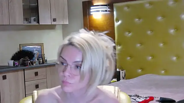 DomCaprisse Chat XXX in diretta